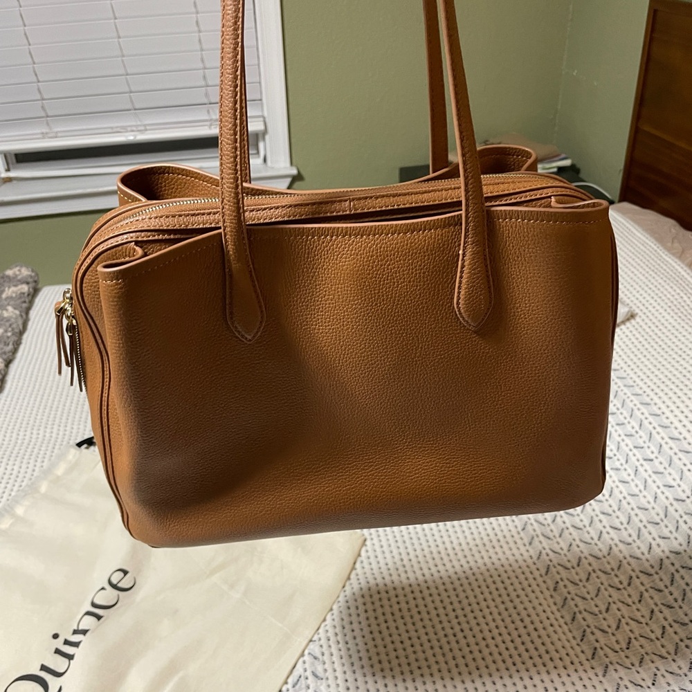Quince Pebbled Leather Shoulder Tote Bag - Picture 4 of 9